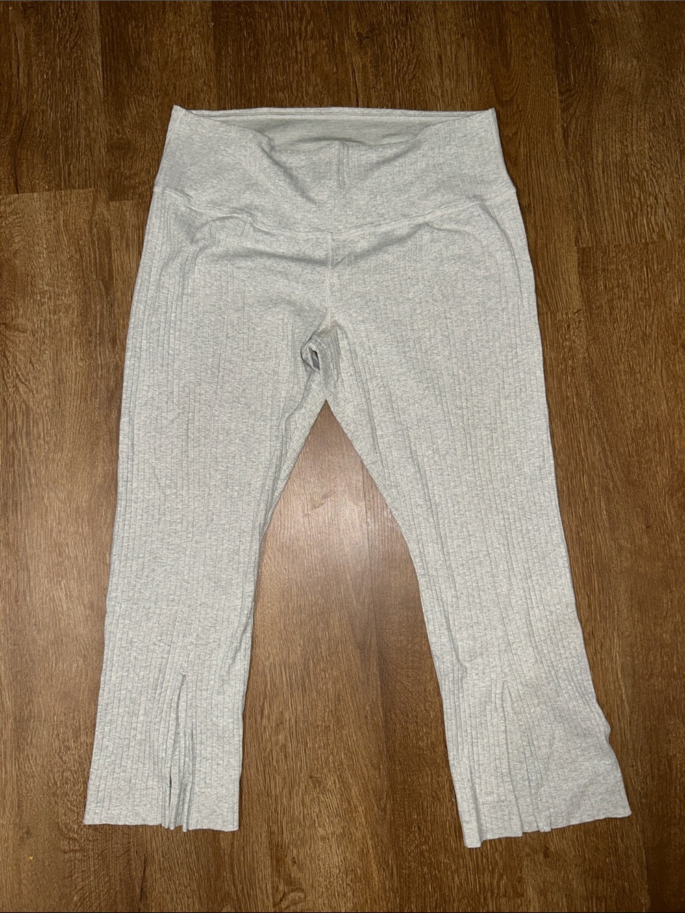 Nike Ribbed Ankle Crop Pants in Light Gray